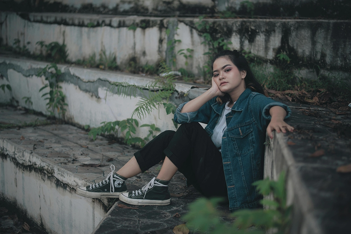 telos-danger-feat Sad teenager